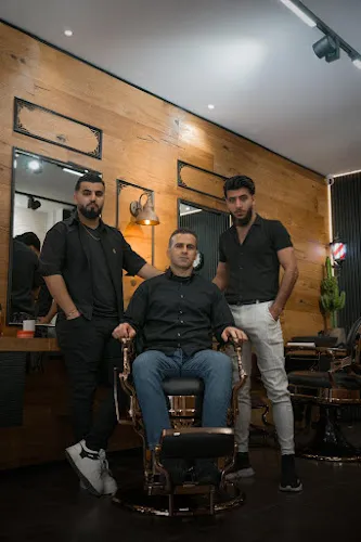 2 - WEST SIDE BARBER - VEVEY