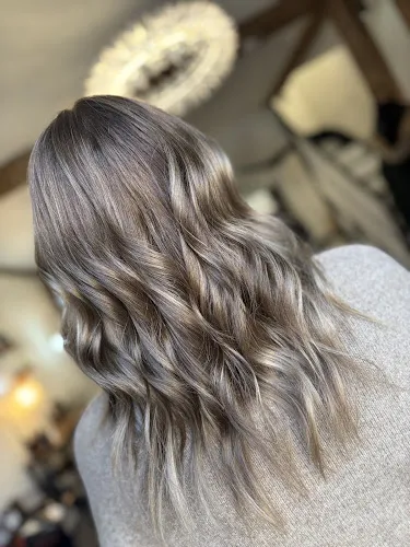 6 - White Diamond Beauty Salon