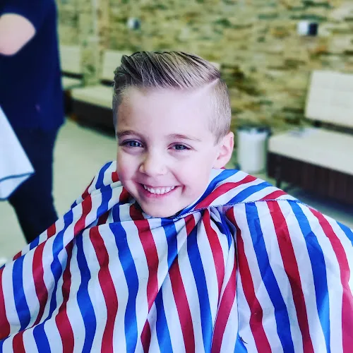 5 - White Moon Hairdresser Salon