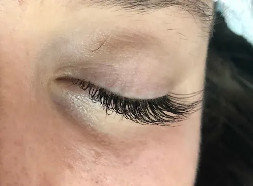 2 - WIG CHOP BARBER SHOP