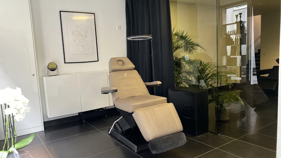 1 - Y&L Beauty Space