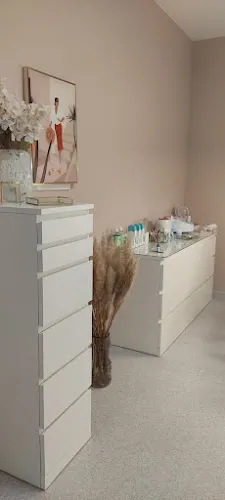 7 - Your Beauty Institute