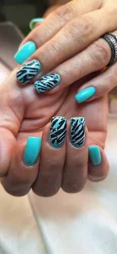 6 - Yumi Beauty Studio by Yusmari Maier