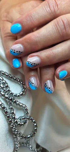 7 - Yumi Beauty Studio by Yusmari Maier