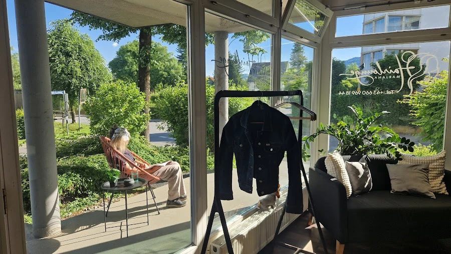 1 - Yumi Beauty Studio by Yusmari Maier