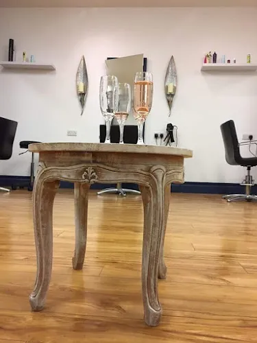 3 - Yummy Hair Design