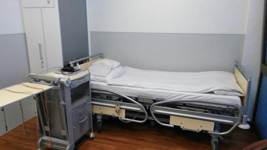 1 - Zahnarzt Belal Abaas, Uhrenblock-Rendsburg