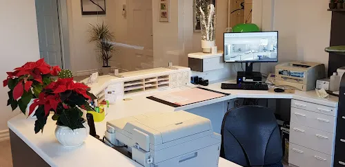 3 - Zahnarzt Belal Abaas, Uhrenblock-Rendsburg