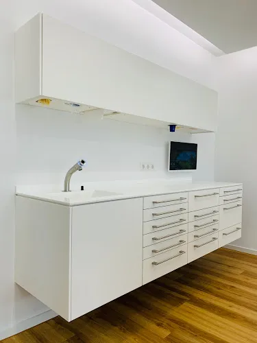 8 - Zahnarzt Dr. Altwein M.Sc