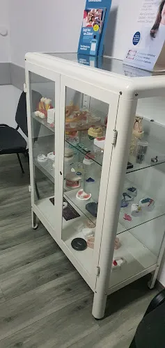 1 - Zahnarzt Mike Salzer