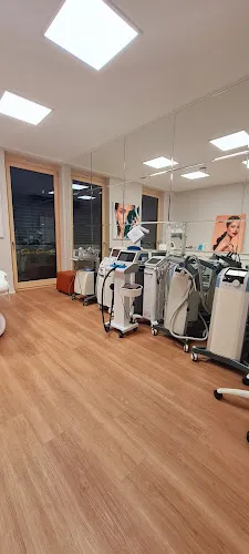 8 - Zahnarztpraxis Dr. Bernadett Susan