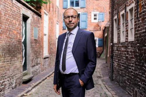 2 - Zahnarztpraxis Dr. H. Bächler