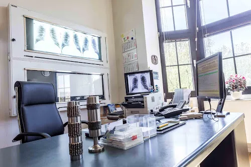 8 - Zakarian Joseph Dr.med. Facharzt für Kinder- und Jugendmedizin