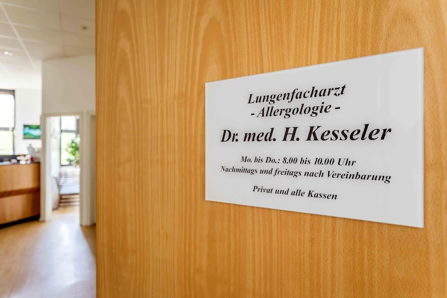 1 - Zakarian Joseph Dr.med. Facharzt für Kinder- und Jugendmedizin