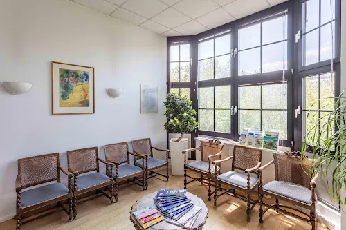 2 - Zakarian Joseph Dr.med. Facharzt für Kinder- und Jugendmedizin