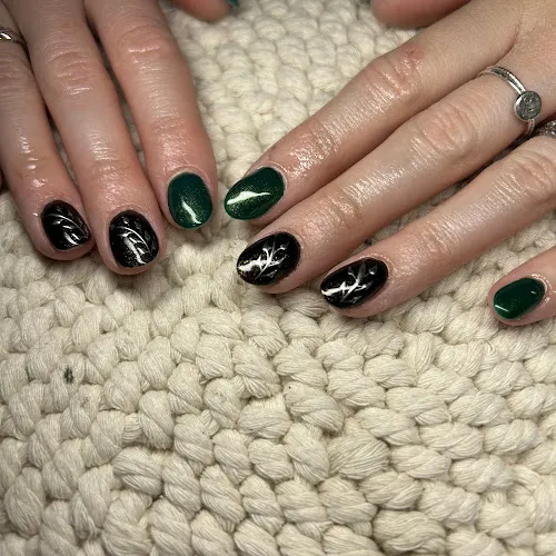 6 - Zaks Barber Shop