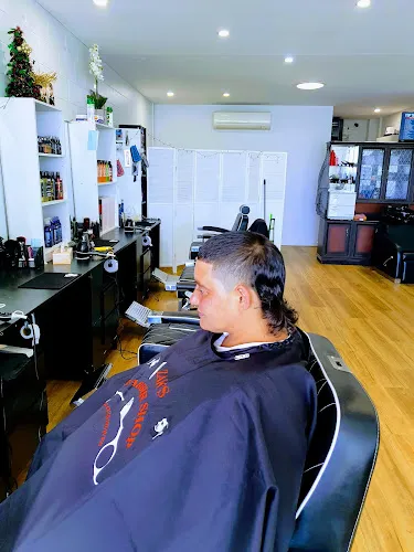 5 - Zaks Barber Shop