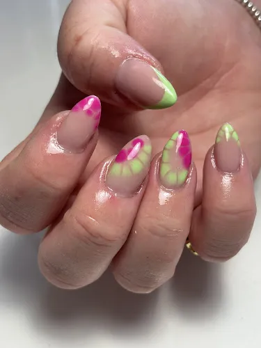 4 - ZiAesthetics and Beauty