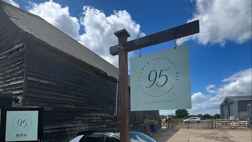 4 - Zoes Hairdressing