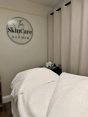 2 - Zoes Hairdressing