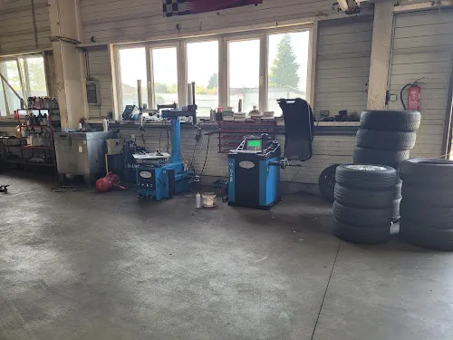 3 - Zurkaulen die Kombination aus Autowerkstatt und Selbstschrauberwerkstatt Hückelhoven