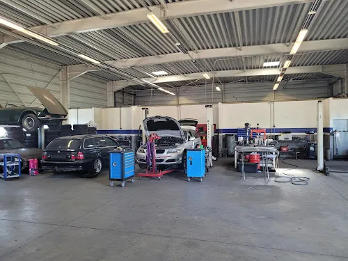 1 - Zurkaulen die Kombination aus Autowerkstatt und Selbstschrauberwerkstatt Hückelhoven