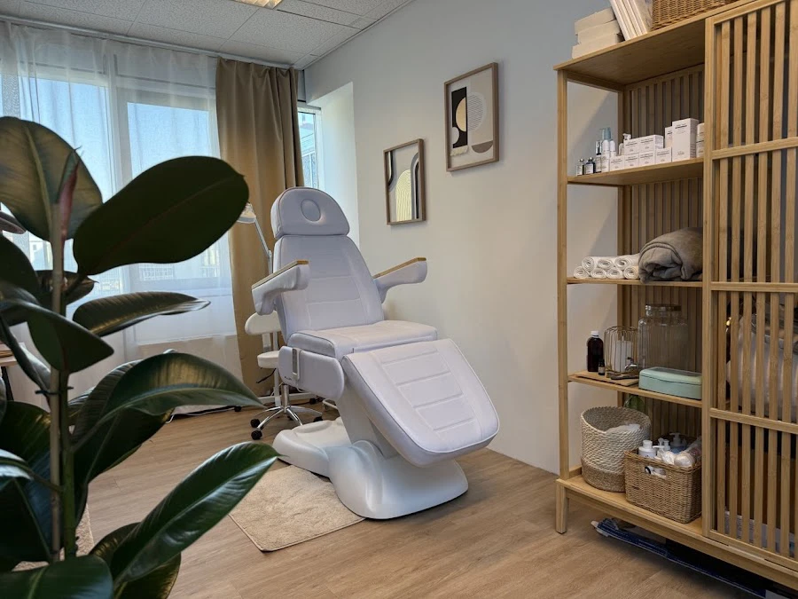 1 - Zuzu Beauty Wien - Wimpernlifting Produkte - Wimpernverlängerung Schulungen